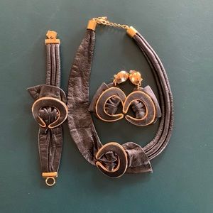 Stunning vintage leather & gold tone ‘80’s choker, bracelet& earrings from Paris